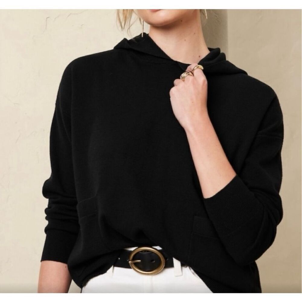 🌸 Banana Republic Black Pull Over Knit Hoodie With Two Pockets Size Small New